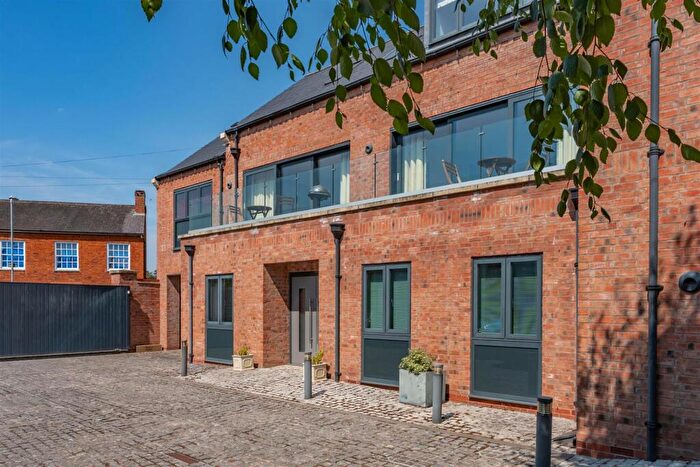 3 Bedroom Town House For Sale In School Lane, Market Harborough, LE16