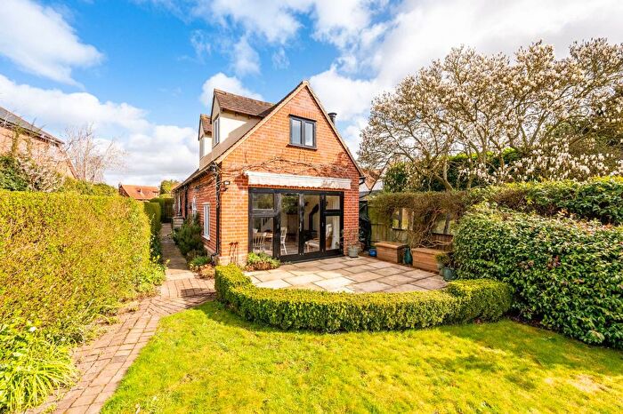 3 Bedroom Detached House For Sale In Littlewick Green, Maidenhead, SL6