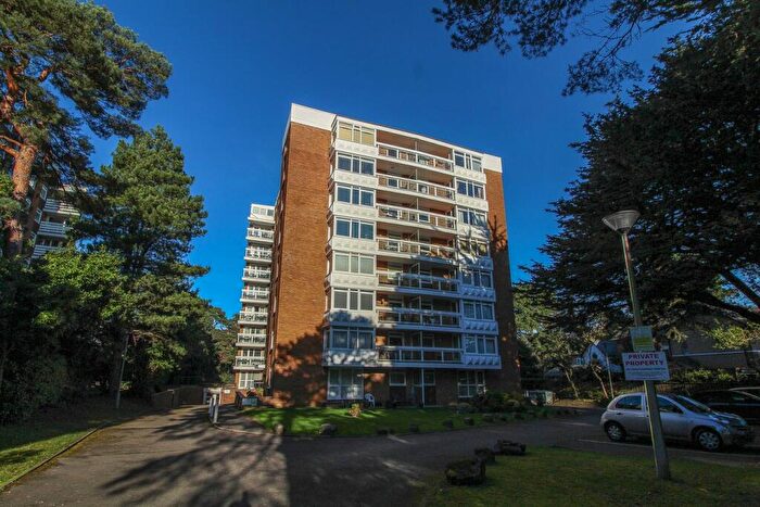 2 Bedroom Apartment For Sale In Manor Road, East Cliff, Bournemouth, BH1