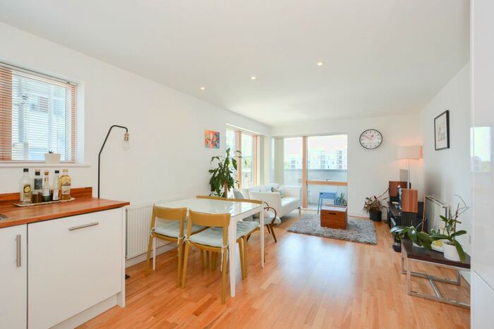 2 Bedroom Flat To Rent In Prospect House, Sun Passage, SE16