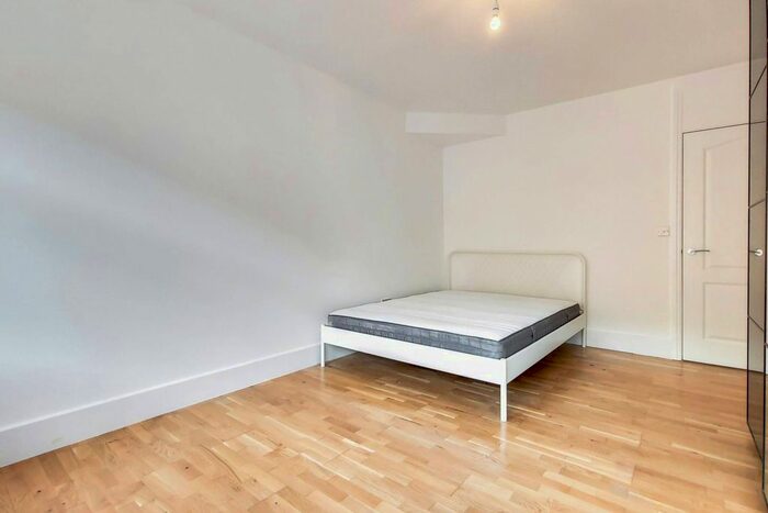 4 Bedroom Flat To Rent In Jebb Avenue, Brixton Hill, London, SW2