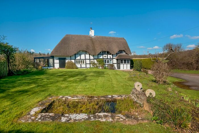 4 Bedroom Detached House For Sale In Tyddesley Wood Lane, Pershore, Worcestershire, WR10