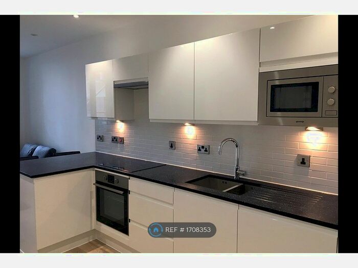 1 Bedroom Flat To Rent In Garrard House, Reading, RG1