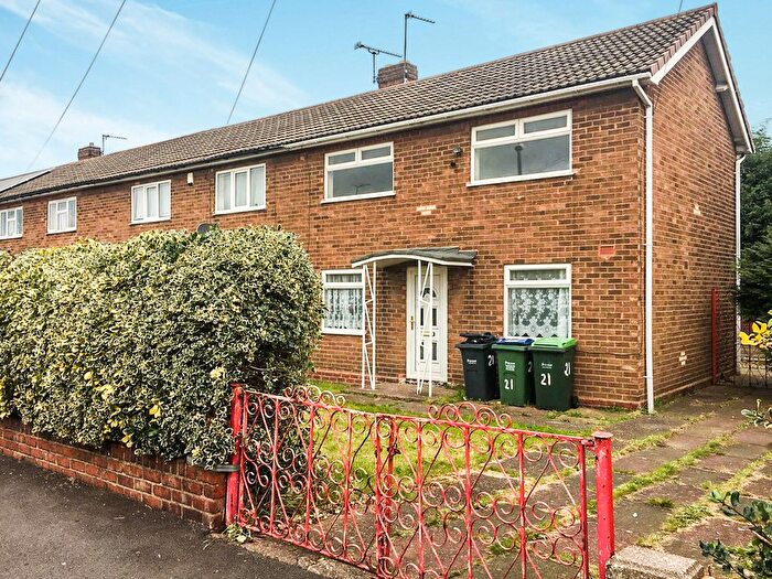 3 Bedroom Semi-Detached House To Rent In Esher Road, West Bromwich, West Midlands, B71