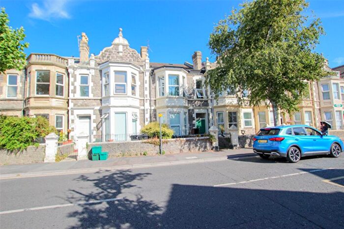 4 Bedroom Apartment For Sale In Walliscote Road, Weston-super-Mare, Somerset, BS23