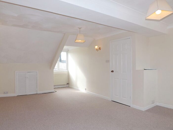 2 Bedroom Flat To Rent In Hill Park Crescent, Plymouth, PL4
