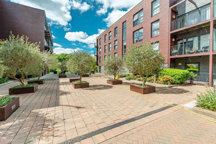 1 Bedroom Flat For Sale In Sovereign Court, Stanmore, HA7
