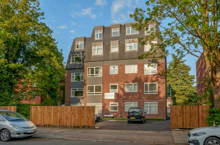 2 Bedroom Flat To Rent In High Road, Whetstone, N20