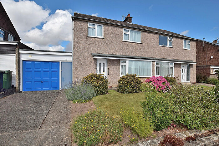 3 Bedroom Semi-Detached House For Sale In Whitefields Drive, Richmond, DL10