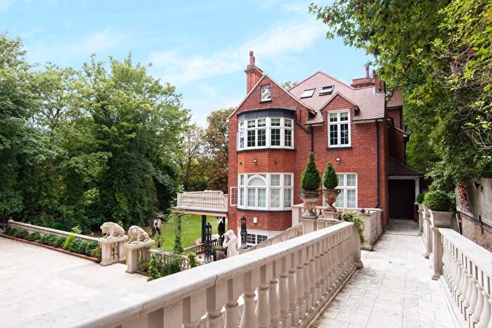 2 Bedroom Flat To Rent In Heysham Lane, Hampstead, NW3