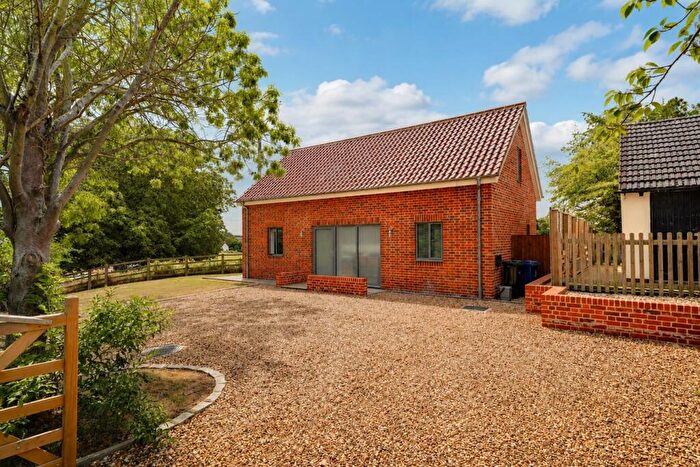 2 Bedroom Detached House For Sale In Loop Road, Keyston, PE28