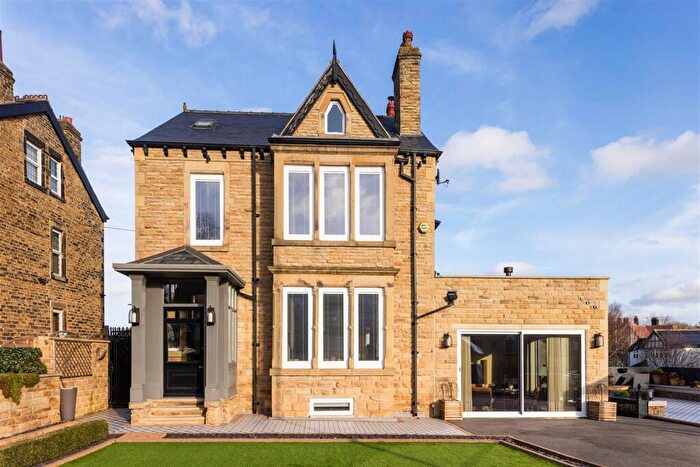 5 Bedroom Detached House For Sale In Street Lane, Roundhay, LS8
