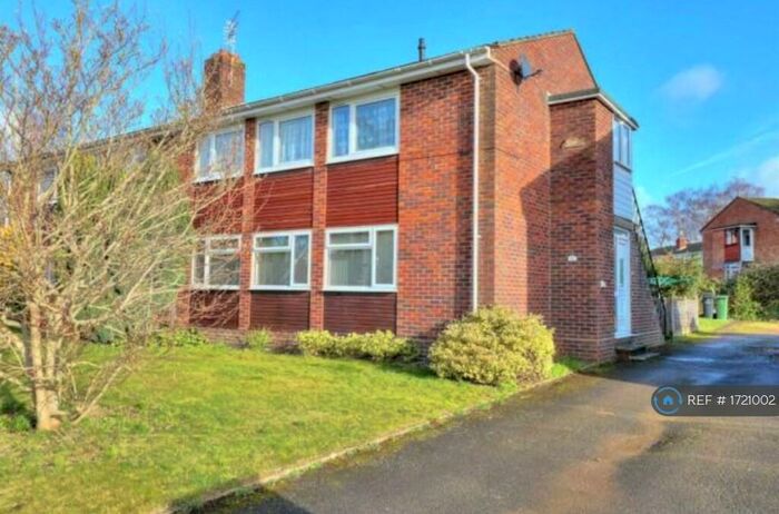 2 Bedroom Maisonette To Rent In Charnwood Crescent, Chandler's Ford, Eastleigh, SO53