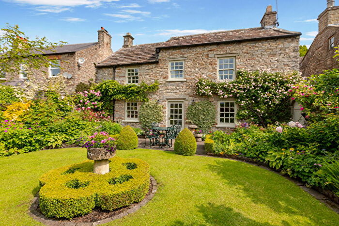 3 Bedroom Detached House For Sale In Cairn View, Preston Under Scar, DL8