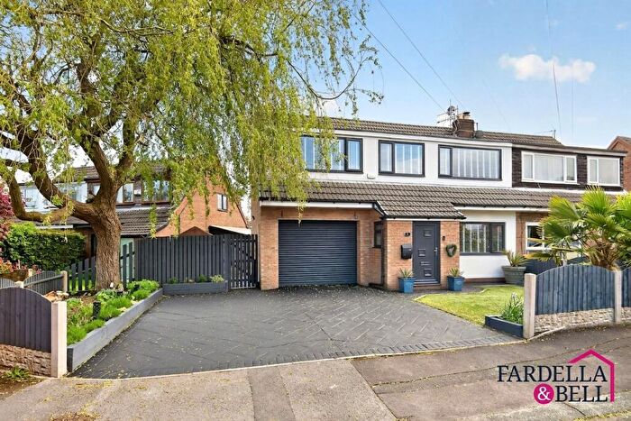 4 Bedroom Semi-Detached House For Sale In Oxford Close, Padiham, BB12