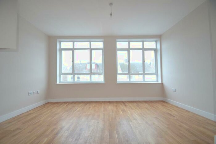 1 Bedroom Apartment To Rent In Endsleigh Road, Merstham, RH1