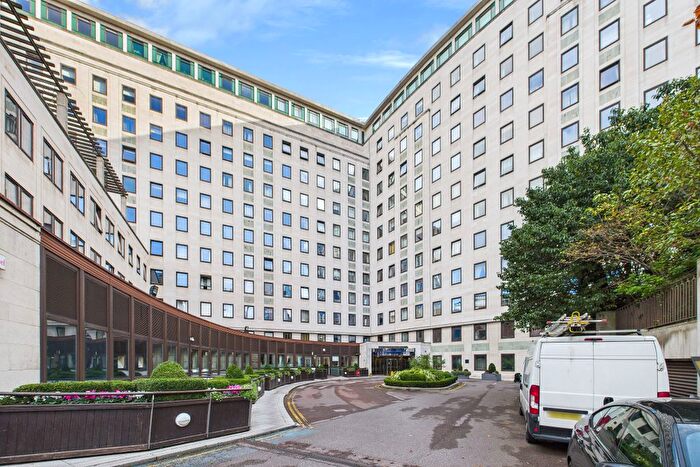2 Bedroom Flat To Rent In Whitehouse Apartments, Belvedere Road, Waterloo, London, SE1