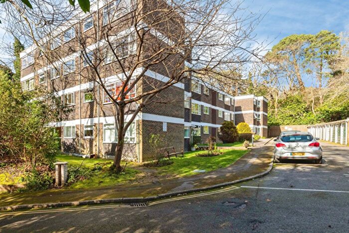 2 Bedroom Flat For Sale In Branksome Wood Road, Bournemouth, BH2