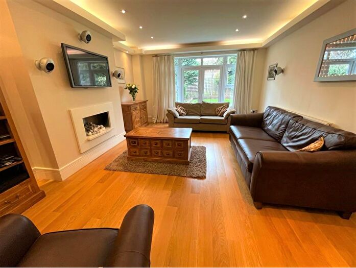 4 Bedroom Detached House For Sale In Marlborough Place, Lutterworth, Leicestershire, LE17