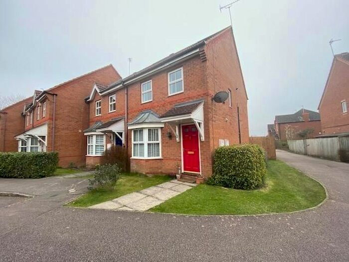 3 Bedroom Property To Rent In Canalside, Old Stratford, Milton Keynes, MK19