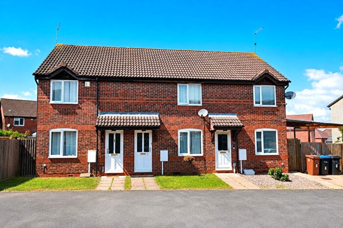 2 Bedroom Terraced House For Sale In Hedgely Court, Northampton, NN4