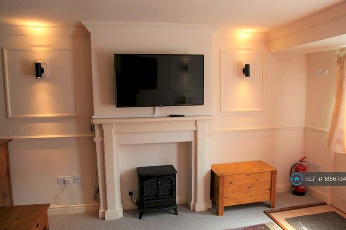 Studio To Rent In Park Road, Kenilworth, CV8