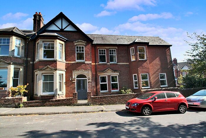 2 Bedroom Flat To Rent In Owens Road, Owen House, SO22