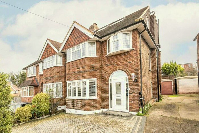 4 Bedroom Semi-Detached House To Rent In Pembroke Avenue, Surbiton, KT5