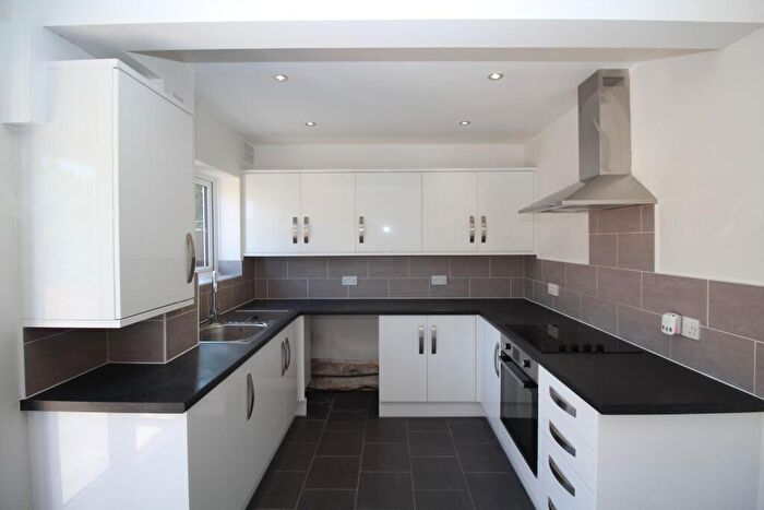 3 Bedroom Terraced House For Sale In Bulmer Walk, Rainham, RM13