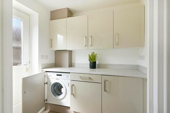 5 Bedroom House To Rent In Garner Close, Northampton, Northamptonshire, NN5