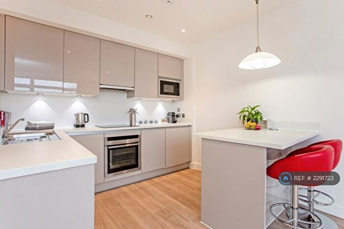 1 Bedroom Flat To Rent In Ridgmont Plaza, St. Albans, AL1