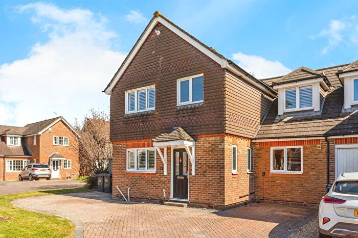 4 Bedroom Link Detached House For Sale In The Sycamores, Sayers Common, Hassocks, BN6
