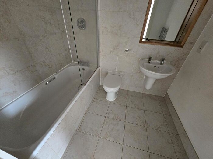 2 Bedroom Flat For Sale In Echo Central, Cross Green Lane, Leeds, West Yorkshire, LS9