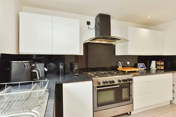 3 Bedroom End Of Terrace House For Sale In Nicholas Mead, Great Linford, Milton Keynes, MK14