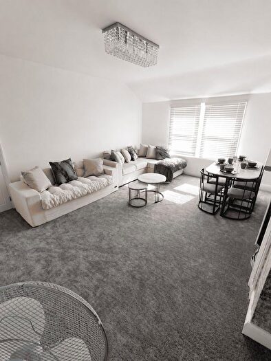 2 Bedroom Flat To Rent In London Borough Of Wandsworth, SW16