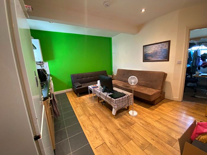 1 Bedroom Flat To Rent In Carlisle Street, Splott, Cardiff, CF24