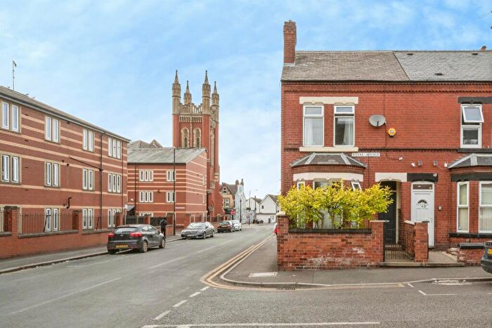 4 Bedroom End Of Terrace House For Sale In Royal Avenue, Doncaster, DN1