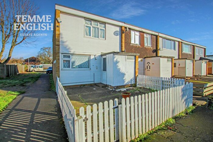 3 Bedroom Terraced House For Sale In Thackeray Row, Wickford, SS12