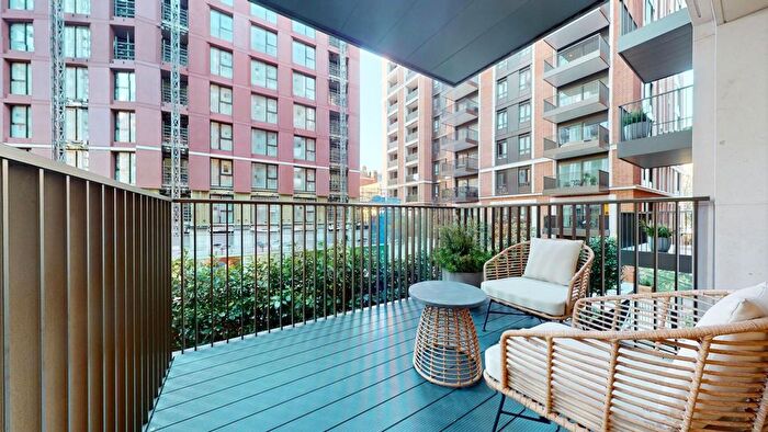 2 Bedroom Flat To Rent In Edgware Road, Paddington, Greater London, W2