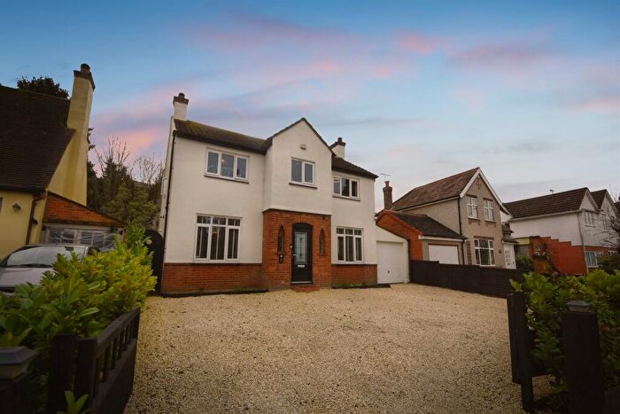 5 Bedroom Detached House For Sale In London Road, Brentwood, CM14