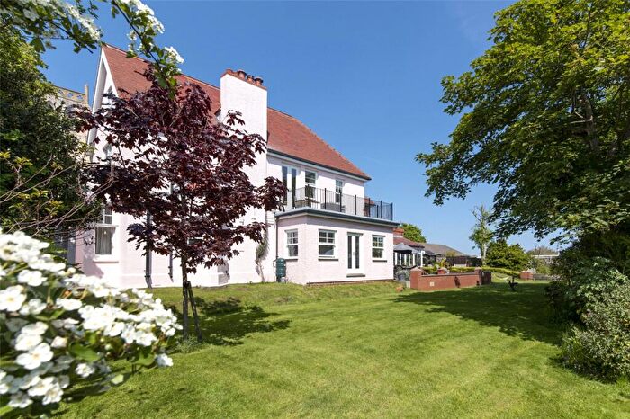 6 Bedroom Detached House For Sale In Sandhurst Road, Milford Haven, Pembrokeshire, SA73