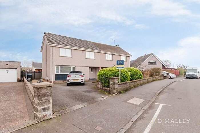 3 Bedroom Semi Detached House For Sale In Newtonshaw, Sauchie, FK10