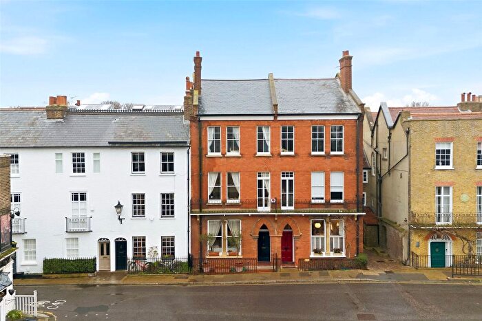 4 Bedroom Terraced House For Sale In Church Street, Old Isleworth, TW7