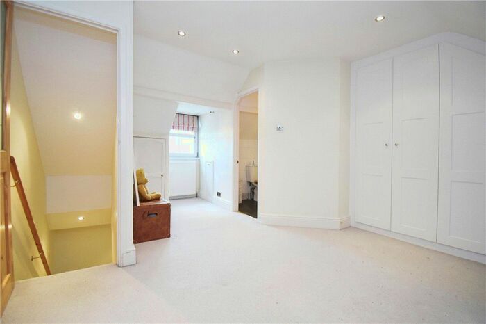 3 Bedroom Terraced House For Sale In Greatbridge Road, Romsey, Hampshire, SO51