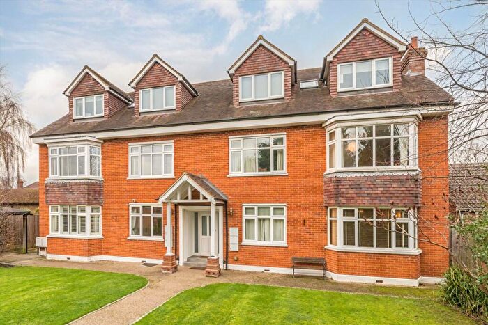 3 Bedroom Flat For Sale In Ewell Road, Surbiton, KT6