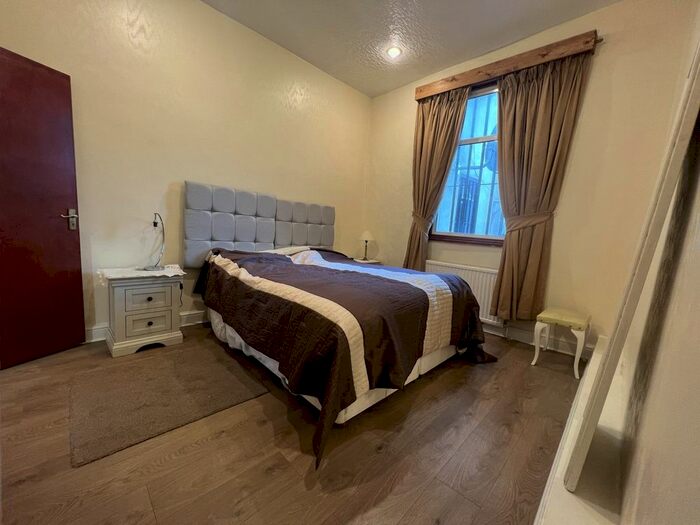 1 Bedroom Flat To Rent In Stoke Newington High Street, London, N16