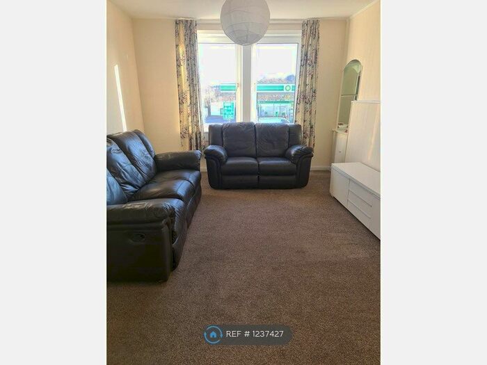 2 Bedroom Flat To Rent In Hutchison Cottages, Edinburgh, EH14