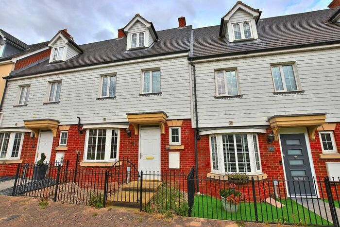 4 Bedroom Town House To Rent In Saines Road, Flitch Green, Dunmow, CM6