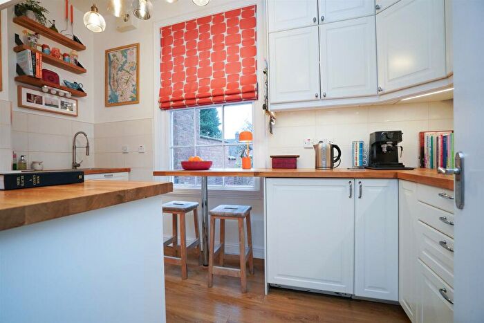 2 Bedroom Duplex For Sale In Leam Terrace, Leamington Spa, CV31