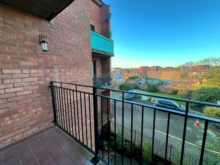 2 Bedroom Apartment To Rent In Queens Road, Southport, PR9